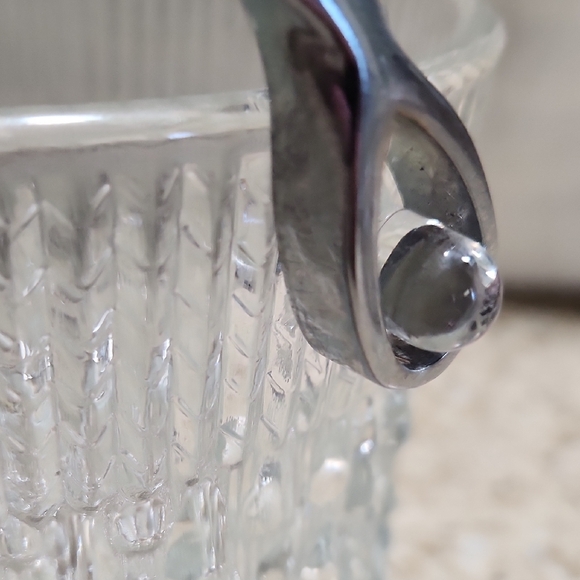 Vintage Clear Glass Ice Bucket with Silver Handle - Picture 5 of 6